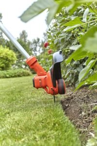 desbrozadora a bateria black+decker BCSTA536L1-QW.